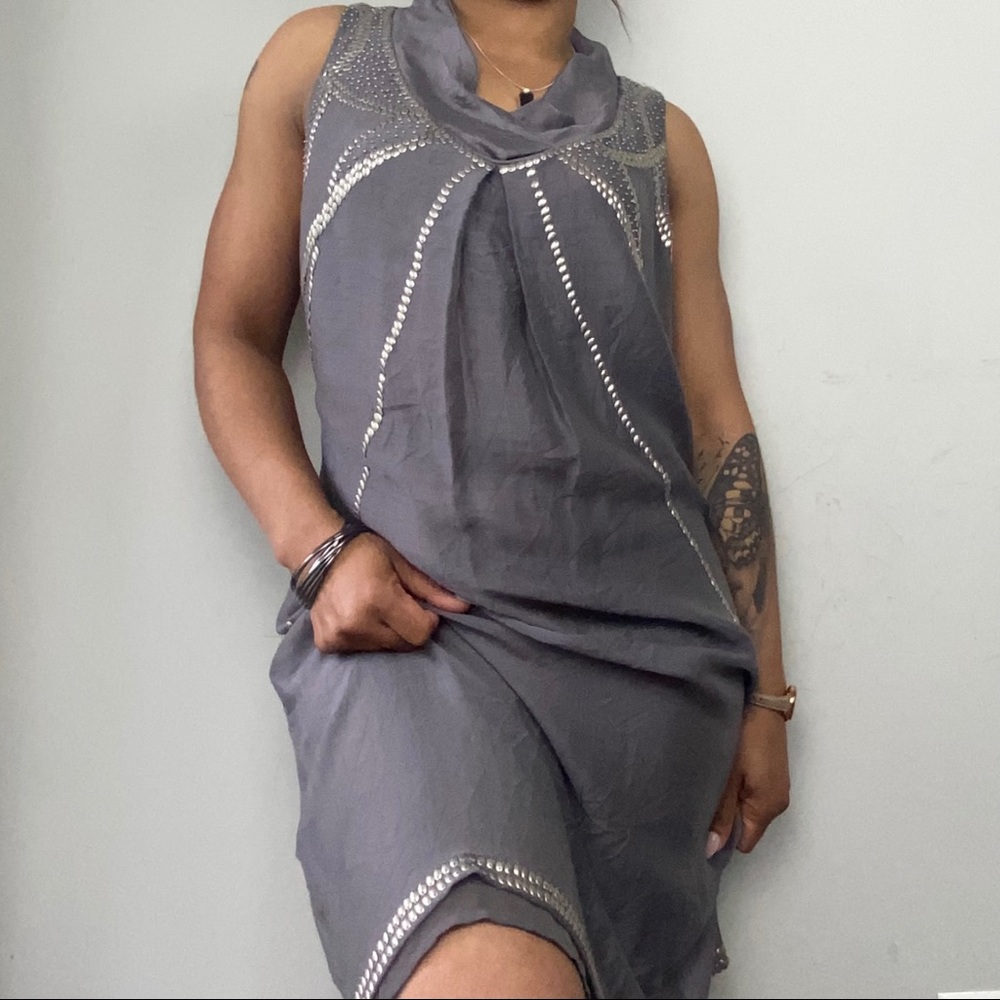 Sleeveless V-neck Midi Dress